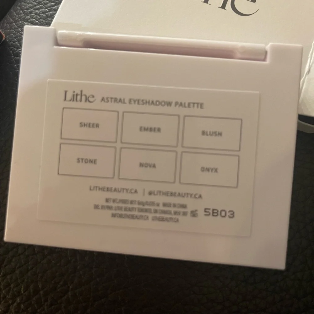 🔥BRAND NEW Lithe Radiant Eyeshadow Palette - Beige, Rose, Chocolate, Onyx